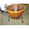 Image 1 : LARGE WOOD PLANTER ON STAND