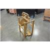 Image 2 : MAPLE SPINNING WHEEL