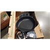 Image 2 : TWO BOXES OF FRYING PANS AND KITCHEN ITEMS