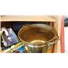 Image 2 : BRASS BUCKET