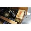 Image 2 : BRASS VASES FIRST NATIONS BOX 1995 TOYMAX BATMAN MOULDS