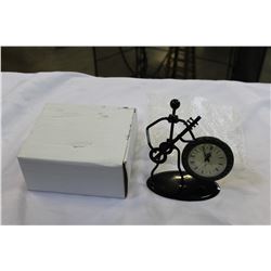 2 METAL ART MUSICIANS QUARTZ CLOCKS
