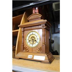 OAK MANTLE CLOCK