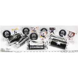 FLAT OF HOCKEY CARD AND PUCK DISPLAYS WITH 5 MINI