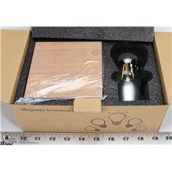 MAGNETIC LEVITATION LIGHT.