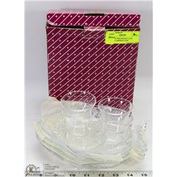 8PC SET OF FISH SHAPED APPI PLATES W/ DIPPING CUPS