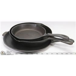 SET OF 3 CAST IRON FRY PANS.
