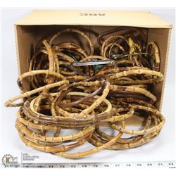 BOX LOT OF CRAFTING BAMBOO, PLASTIC & METAL RINGS.