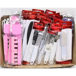 FLAT OF GROOMING SUPPLIES