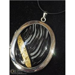 FASHION LOCKET WITH CORD