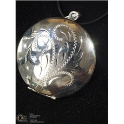 FASHION LOCKET WITH CORD