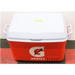RUBBERMAID GATORADE COOLER, MED. SIZE,