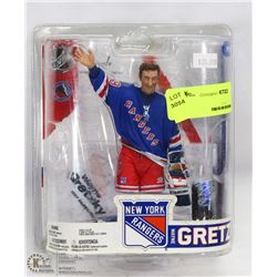 WAYNE GRETZKY NEW YORK MCFARLANE ACTION FIGURE