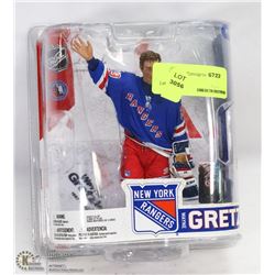 WAYNE GRETZKY NEW YORK MCFARLANE ACTION FIGURE