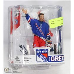 WAYNE GRETZKY NEW YORK MCFARLANE ACTION FIGURE