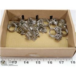 BOX OF FUN FASHION FLORAL RINGS