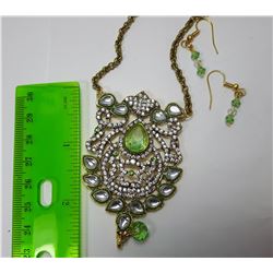 4 - GOLD TONE & PERIDOT & CLEAR CRYSTAL