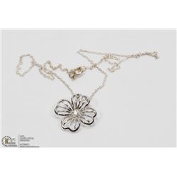 STERLING SILVER FLOWER NECKLACE.