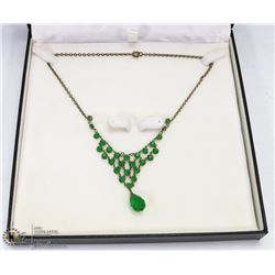 ESTATE GREEN STONE NECKLACE