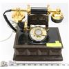 Image 1 : VINTAGE ROTARY DIAL PHONE