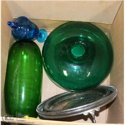 LOT OF COLORED GLASS VASES AND BLUE LIDDED DISH