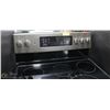 Image 2 : GE 4 BURNER FLAT TOP CONVECTION STOVE WITH WARMING