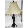 Image 2 : TABLE LAMP WITH SHADE