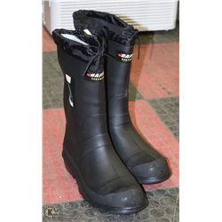 PAIR OF BAFFIN SIZE 10 STEEL TOE BLACK RAINBOOTS