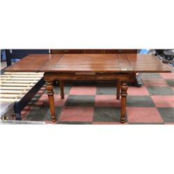 BUTTERFLY DINING TABLE 40X46X30