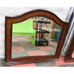 DECORATIVE WALL MIRROR 46X42