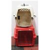 Image 1 : 2 MEDIUM SIZED PET CARRIERS