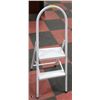 Image 1 : WHITE FOLDING STEP LADDER WITH HANDRAILS - 39"H.
