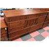 Image 4 : LEXINGTON FURNITURE INDUSTRIES SOLID WOOD 3 PC