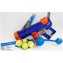 NERF DOG BALL GUN WITH EXTRA BALLS & THROWER.