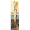 Image 1 : 9 PIECE YARD AND GARDEN IMPLEMENTS SHOVELS RAKES