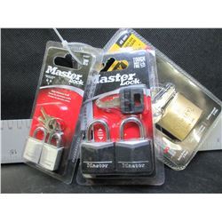 Lot of 5 New Locks / 4 are Master Locks & 1 Stanley
