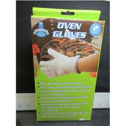 1 Pair of New Oven Gloves /  a must for BBQ or Camping