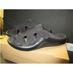 New Women's slip on's / size 7 - 7.5 / Made in EU / black