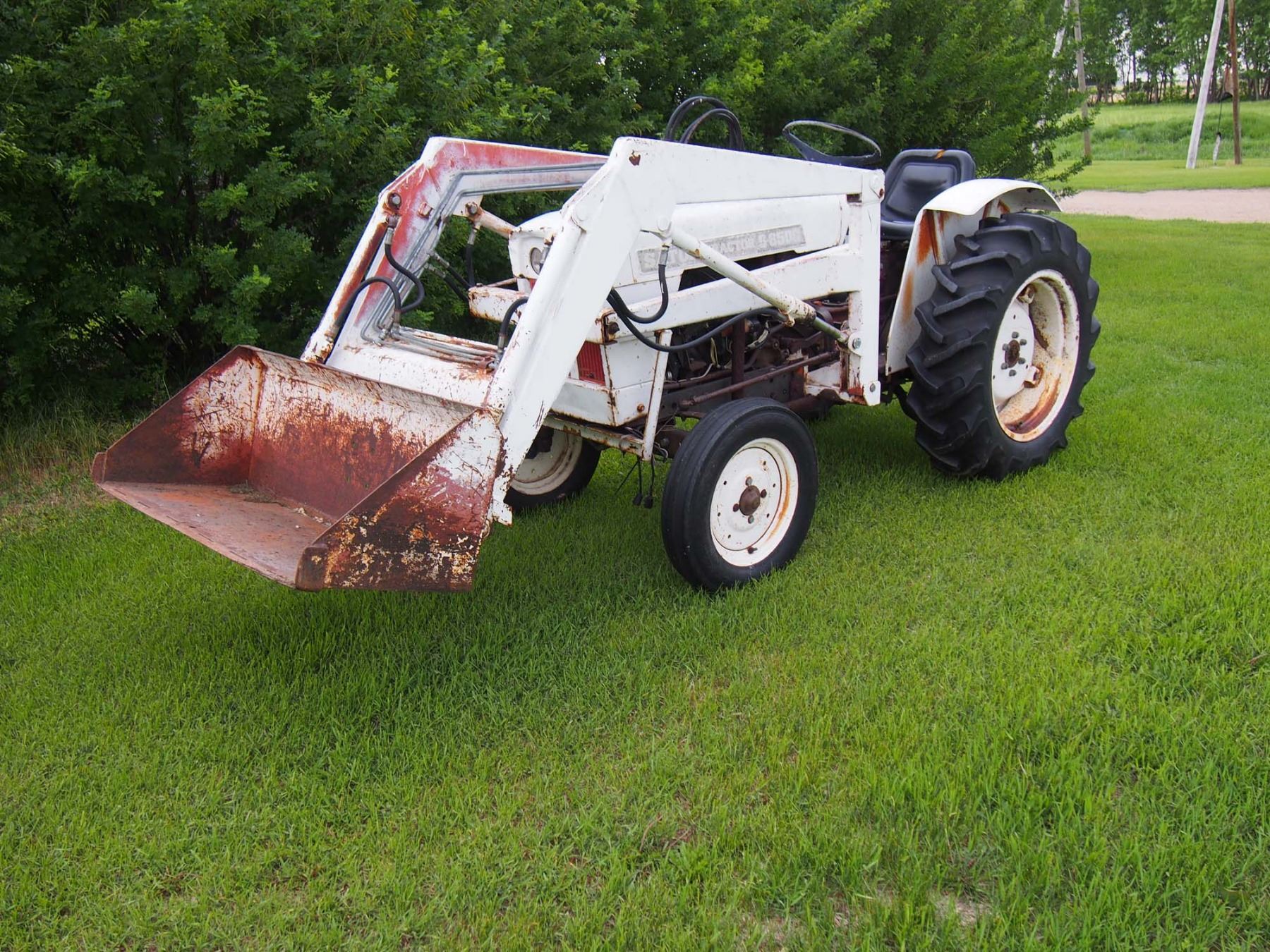 Satoh Tractor S650G W/ Loader, 3PTH, Gasoline, 2 Speed PTO (400 to 600