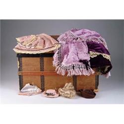 OLD LITHO DOME TOPPED DOLLS TRUNK