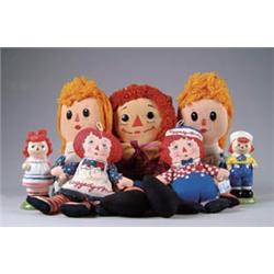BOX OF MISCELLANEOUS RAGGEDY ANN DOLLS AND BOOKS