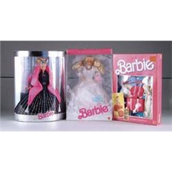 LOT OF 21 BARBIES