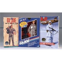 LOT OF 12 G.I. JOE ITEMS