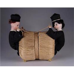 “LES AVOCUR-QUI BATTEin. CANDY BOX