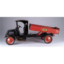 RARE TOLEDO BULLDOG MACK TRUCK  