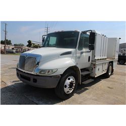 2004 INTERNATIONAL 4200 Fuel & Lube Truck;s VIN/SN:1HTMPAFL34H664517 -:- S/A, Int VT365 diesel, Eato