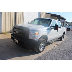 2016 FORD F250 Pickup Truck; VIN/SN:1FT7W2B60GEA16318 -:- 4x4, crew cab, V8 gas, A/T, AC, bed cover,