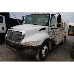 2003 INTERNATIONAL 4200 Fuel & Lube Truck; VIN/SN:1HTMPAFM93H583903 -:- Int. engine, A/T, product ta