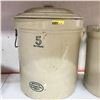 Image 1 : 5 Gallon Medalta Crock w/Lid (Missing Handle)