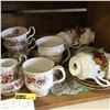 Image 1 : Royal Albert "Old Country Rose" : 6 Cups/7 Saucers/6 Lunch Plates Royal Albert "Lavender Rose" : C&S